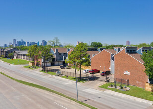 Columbia Oaks in Dallas, TX - Building Photo - Building Photo