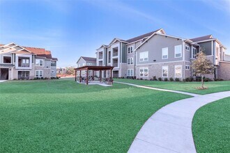 4633 Campus Dr in Fort Worth, TX - Building Photo - Building Photo