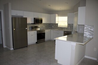 2536 NW 19th Ave in Cape Coral, FL - Building Photo - Building Photo