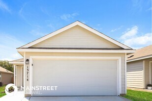 13714 Haystack Rdg in San Antonio, TX - Building Photo