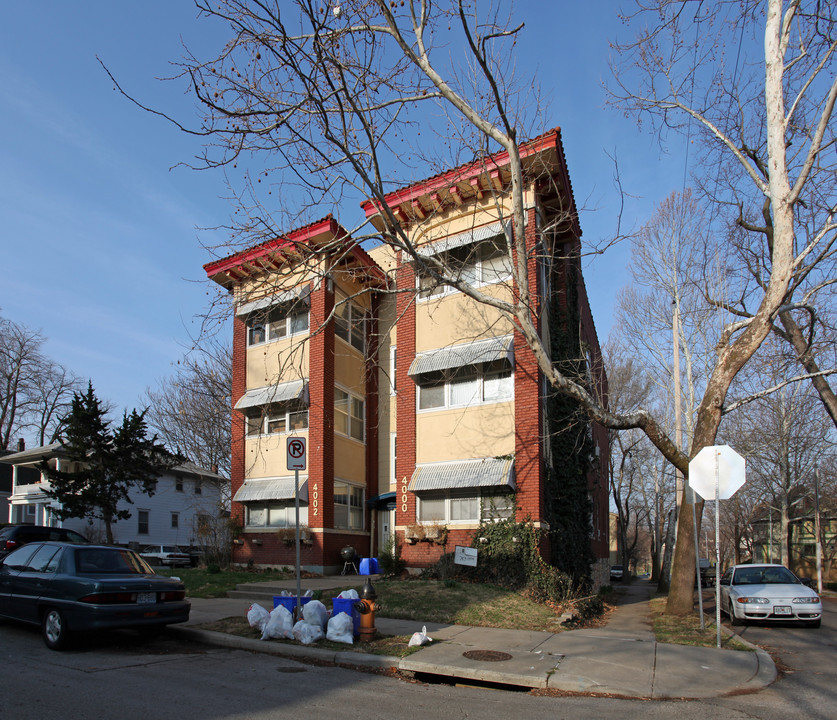 4000-4002 Charlotte St in Kansas City, MO - Building Photo