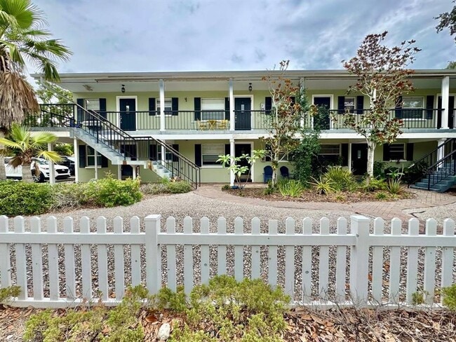 727 Milwaukee Ave in Dunedin, FL - Building Photo - Building Photo