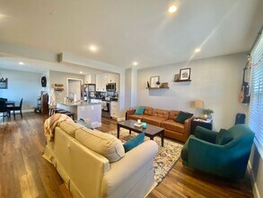 3330 S Pearl St in Englewood, CO - Building Photo - Building Photo