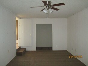 301 Juanita St in Plainview, TX - Building Photo - Building Photo