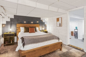 2100 Cascade Rd in Atlanta, GA - Building Photo - Building Photo
