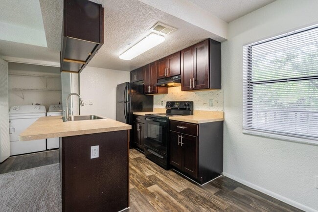 Melrose on the Bay Apartment Homes in Clearwater, FL - Foto de edificio - Building Photo