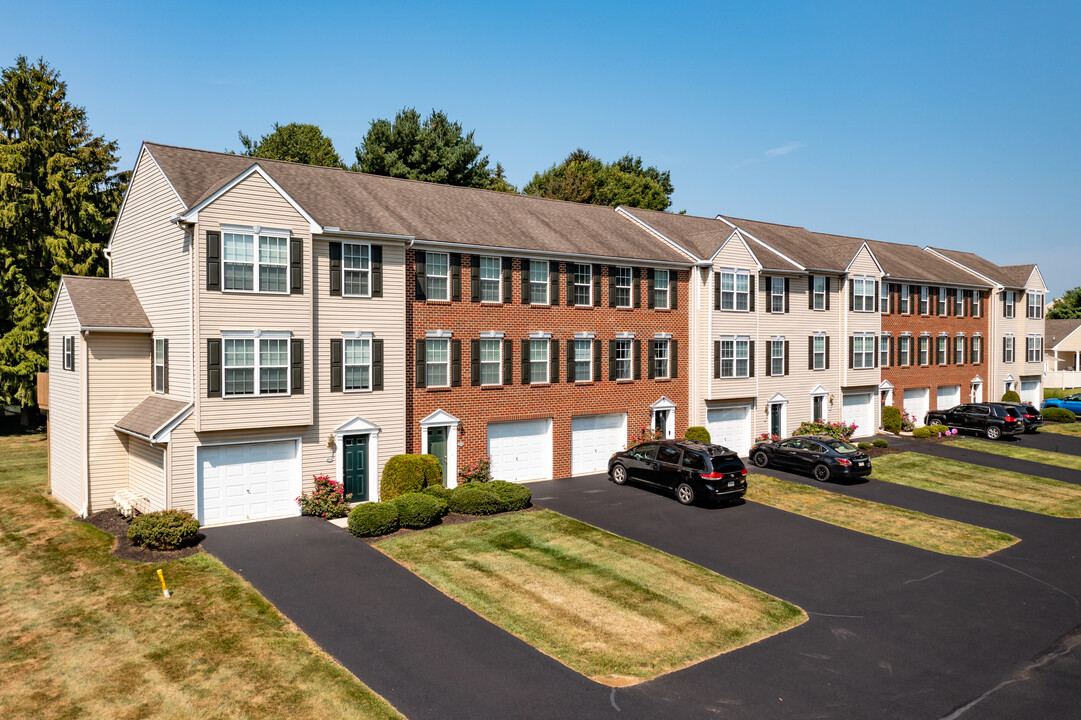 Windsor Commons Townhomes in Red Lion, PA - Building Photo