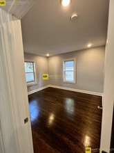 12 Lawrence St, Unit 1 in Watertown, MA - Building Photo - Building Photo