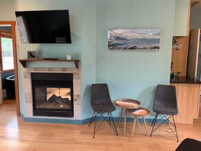 One CA-20 in Nevada City, CA - Building Photo - Building Photo