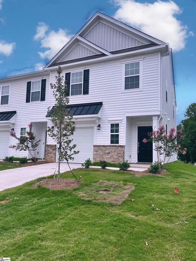 7 Twiggs Ln in Taylors, SC - Building Photo - Building Photo