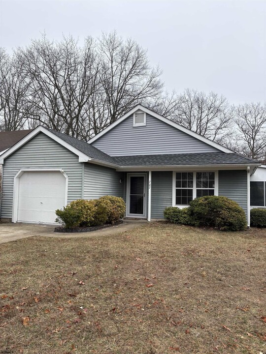 707 Osprey Ct in Galloway, NJ - Building Photo