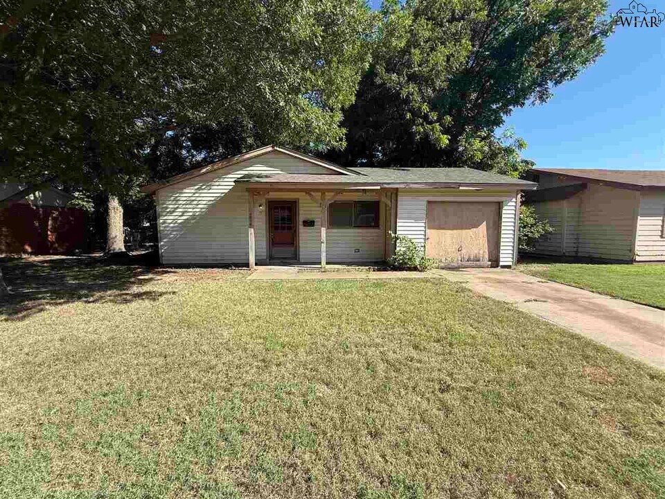 4609 Meadow Lake Dr in Wichita Falls, TX - Building Photo