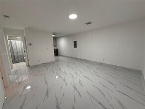2798 SW 34th Ct in Miami, FL - Building Photo - Building Photo