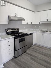 237 Auburn Dr in Waterloo, ON - Building Photo - Building Photo