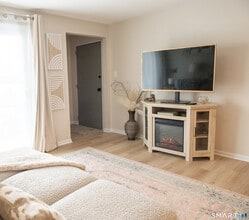 85 N Main St in East Hampton, CT - Building Photo - Building Photo