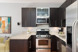 1162 W Hubbard St in Chicago, IL - Building Photo - Building Photo