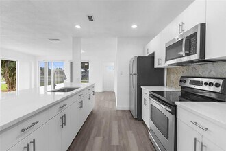 21530 Glendale Ave in Port Charlotte, FL - Building Photo - Building Photo