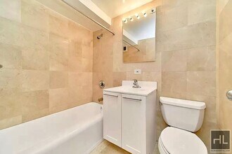 EAST 55 STREET, Unit 11B in New York, NY - Building Photo - Building Photo