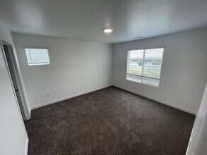 8610 W Beckville Dr in Magna, UT - Building Photo - Building Photo