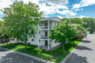 875 Bahls Dr in Hastings, MN - Building Photo - Building Photo