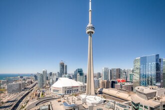 222 Bremner Blvd in Toronto, ON - Building Photo - Building Photo