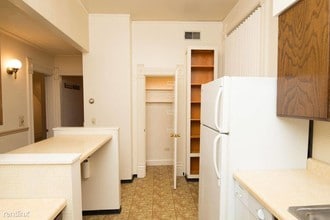 625 W Belmont Ave in Chicago, IL - Building Photo - Building Photo