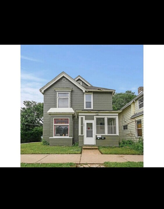 608 Beaumont St E in St. Paul, MN - Building Photo