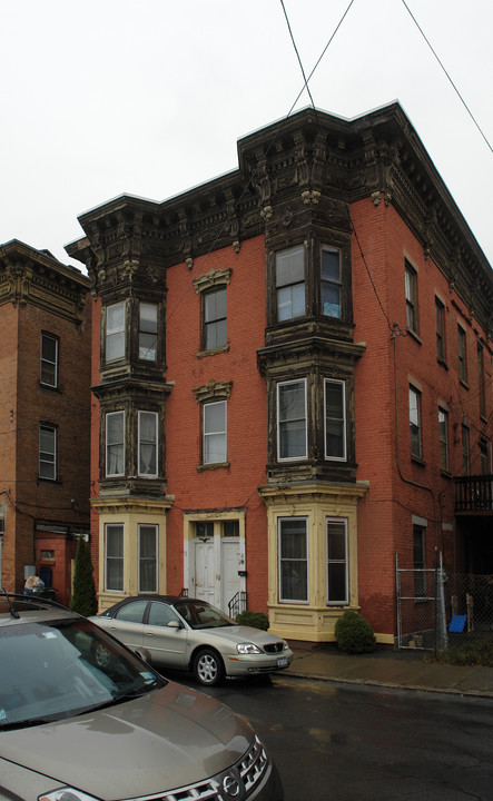 59-61 Canvass St in Cohoes, NY - Building Photo