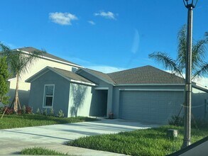 19722 Lavender Field Ct in Lehigh Acres, FL - Building Photo - Building Photo