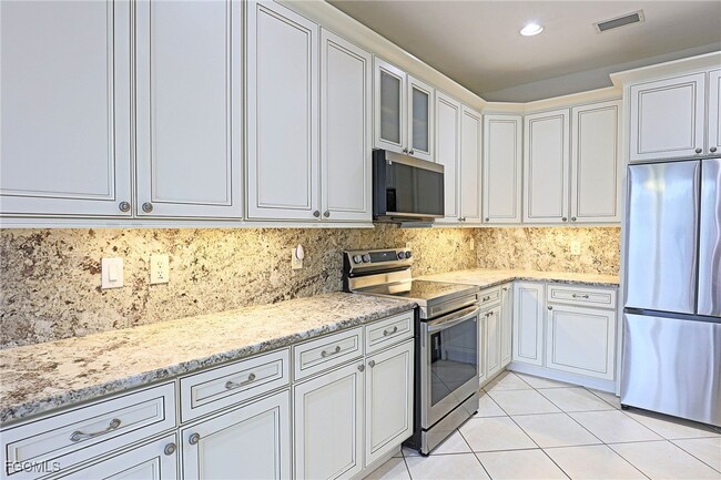 property at 11565 Plantation Preserve Cir S