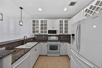 4645 SW 75th Way in Davie, FL - Building Photo - Building Photo