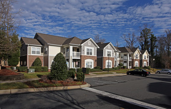 Tyvola Crossing Apartments in Charlotte, NC - Building Photo - Building Photo