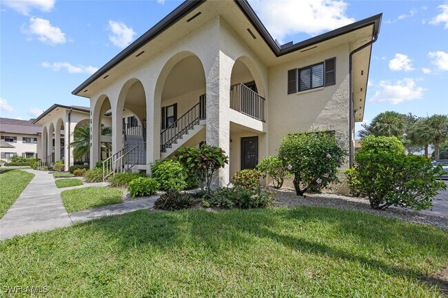 4610 Chantelle Dr in Naples, FL - Building Photo - Building Photo