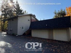 1921 Teresa Way in Kelso, WA - Building Photo