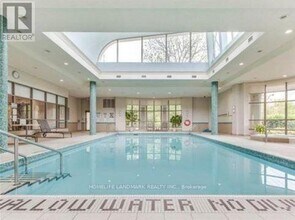238-2238 Bonis Ave in Toronto, ON - Building Photo - Building Photo