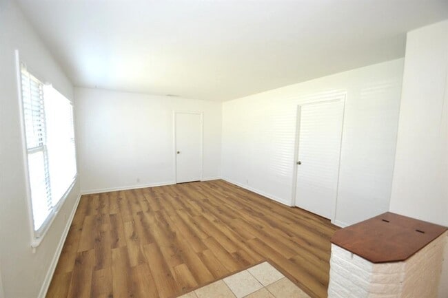 1211 Ridgemont Dr in Austin, TX - Building Photo - Building Photo