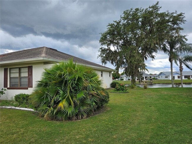 2014 E View Dr in Sun City Center, FL - Building Photo - Building Photo