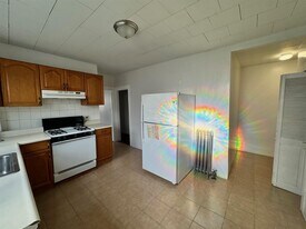 74 Newbury St, Unit 2 in Somerville, MA - Building Photo