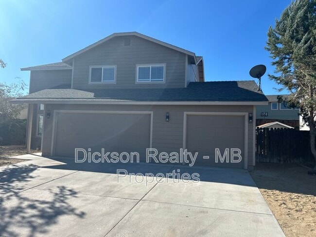 136 Desert Springs Ln in Fernley, NV - Building Photo - Building Photo