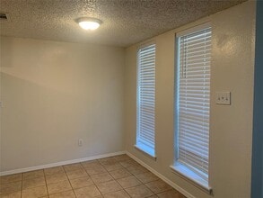 997 N 5th St in Noble, OK - Building Photo - Building Photo