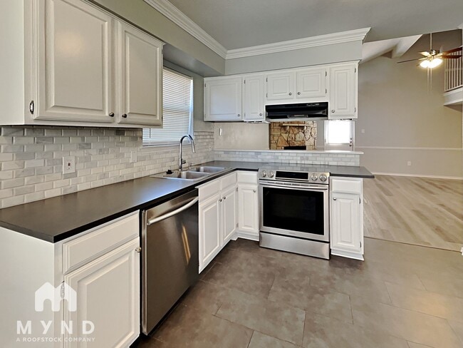 4628 Feathercrest Dr in Fort Worth, TX - Foto de edificio - Building Photo