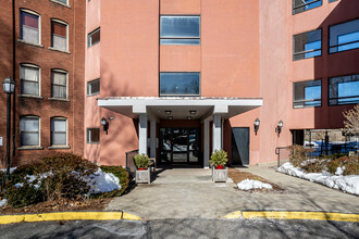 Soap Factory Condos in Glastonbury, CT - Foto de edificio - Building Photo