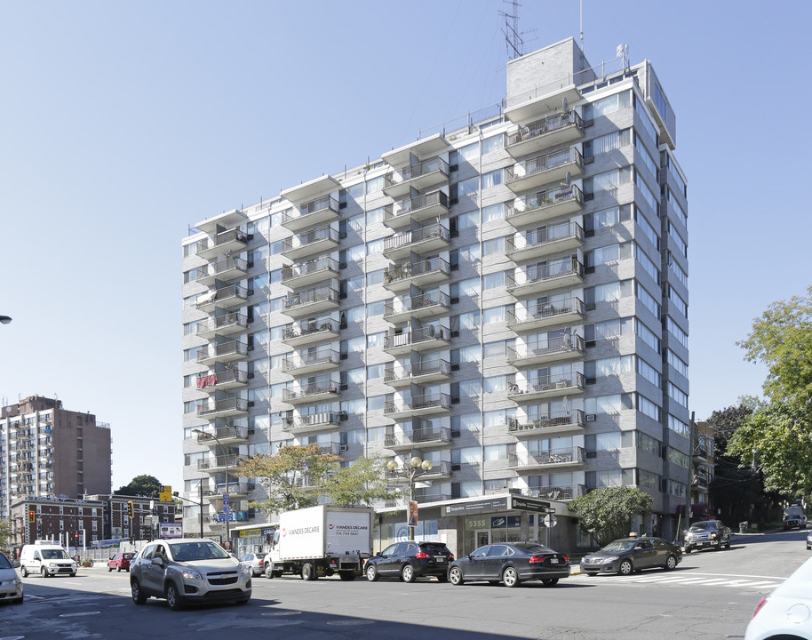 3404 Prud'homme Av in Montréal, QC - Building Photo