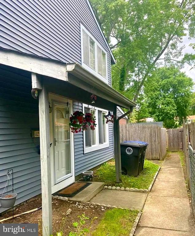 property at 736 Myrtle Ave