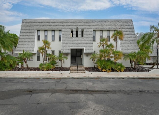 property at 704 Lyndhurst St