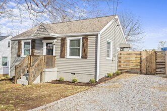 1215 Emmett Ave in Nashville, TN - Building Photo - Building Photo