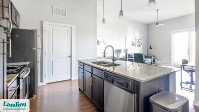 4300 Cromwell Dr, Unit 7305 in Kyle, TX - Foto de edificio - Building Photo