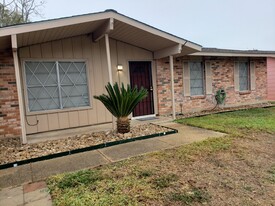 4143 Judivan in San Antonio, TX - Foto de edificio - Building Photo