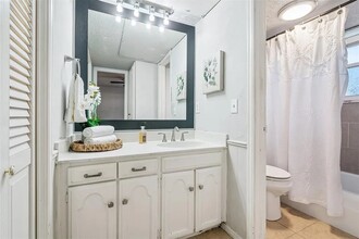 11417 N May Ave in Oklahoma City, OK - Building Photo - Building Photo