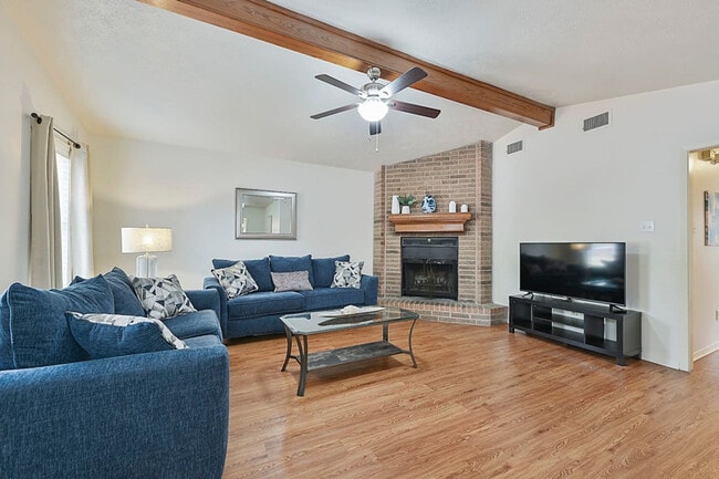 property at 3906 Sioux Cir